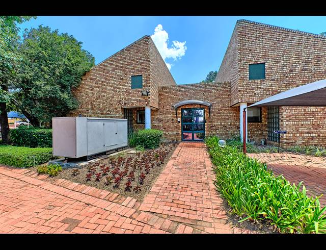 400M² OFFICE FOR SALE IN WOODMEAD